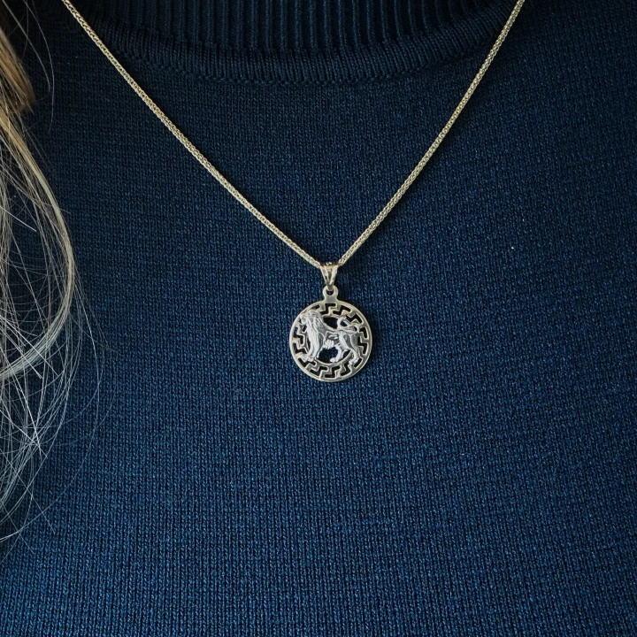 Lew znak zodiaku przywieszka pamiątka Czerwone i białe złoto pr. 585