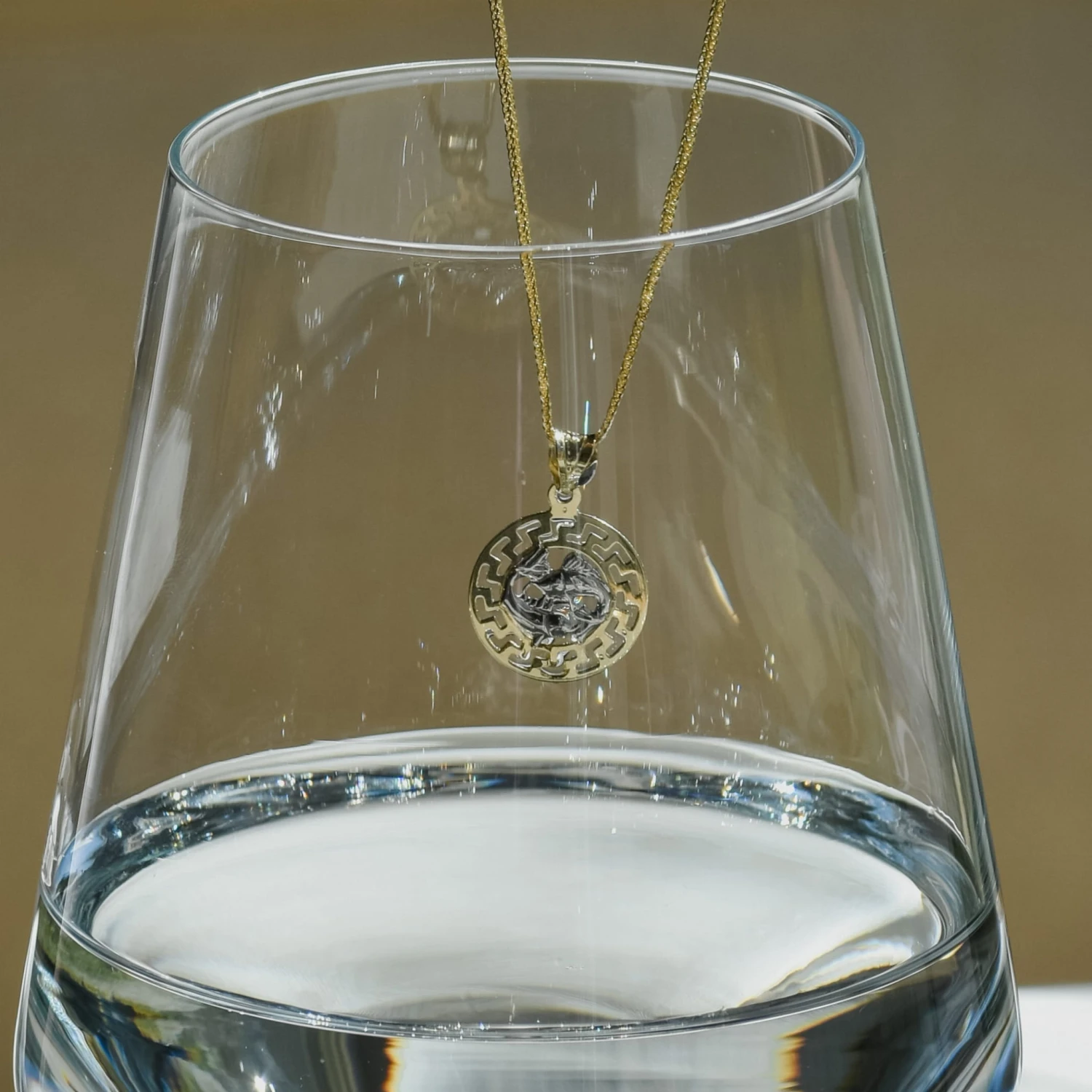 Ryby znak zodiaku przywieszka pamiątka Czerwone i białe złoto pr.585
