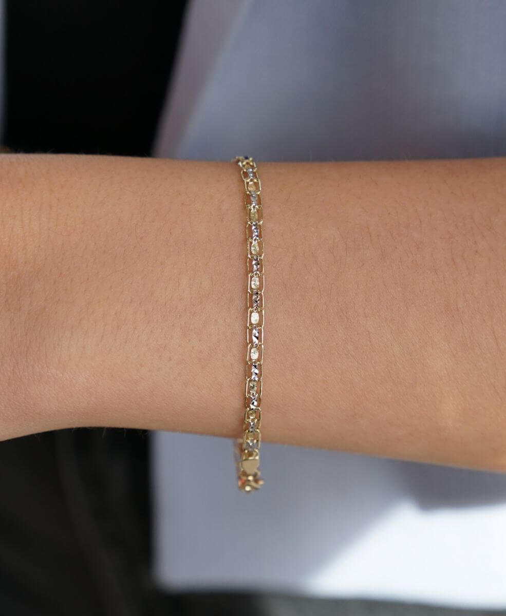 Płaska bransoletka zegarkowa diamentowana pr. 585